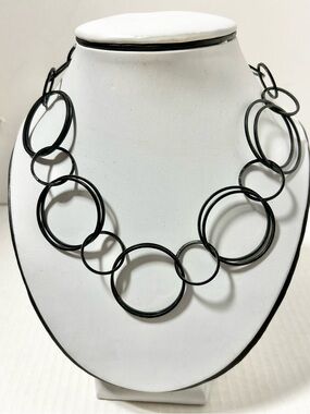 JCPenney Large Bold Matte Black Interlocking O-rings Link statement Necklace